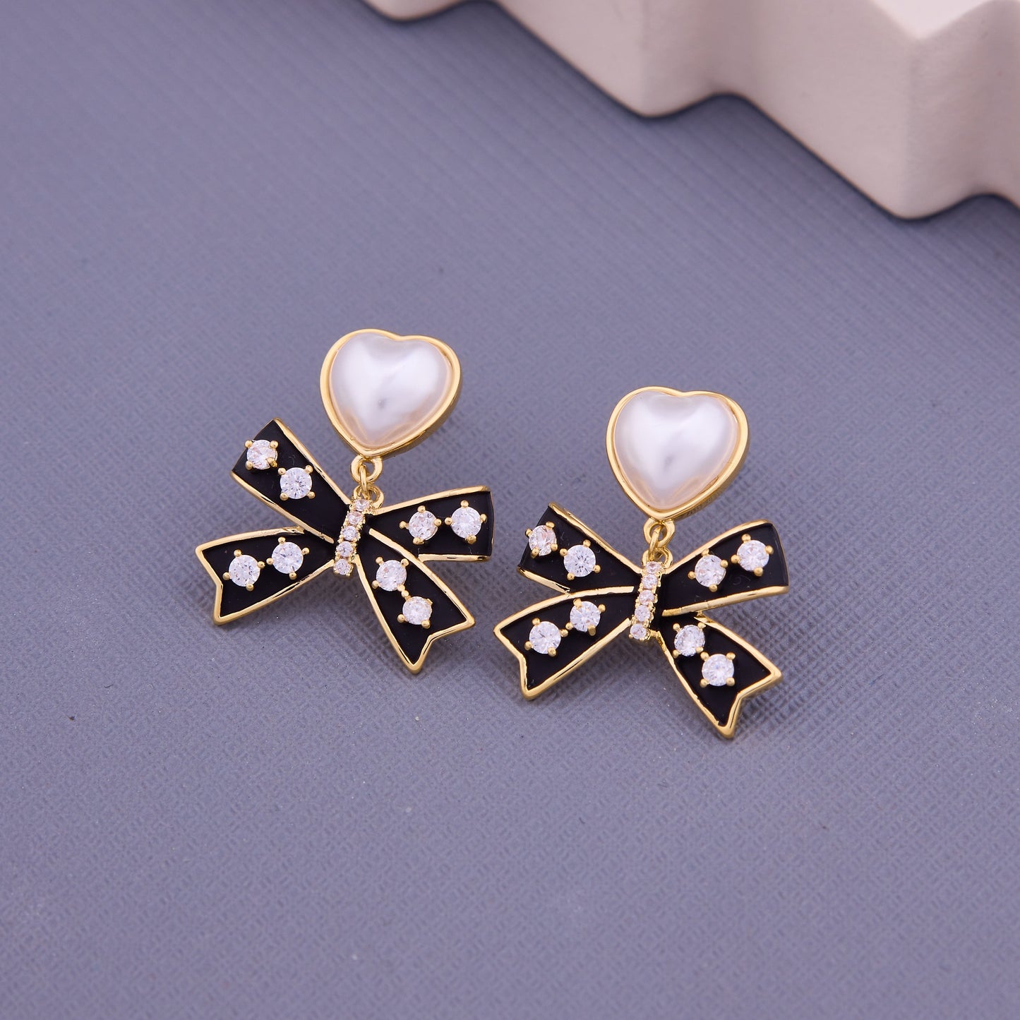 Charming Bow & Heart Earrings