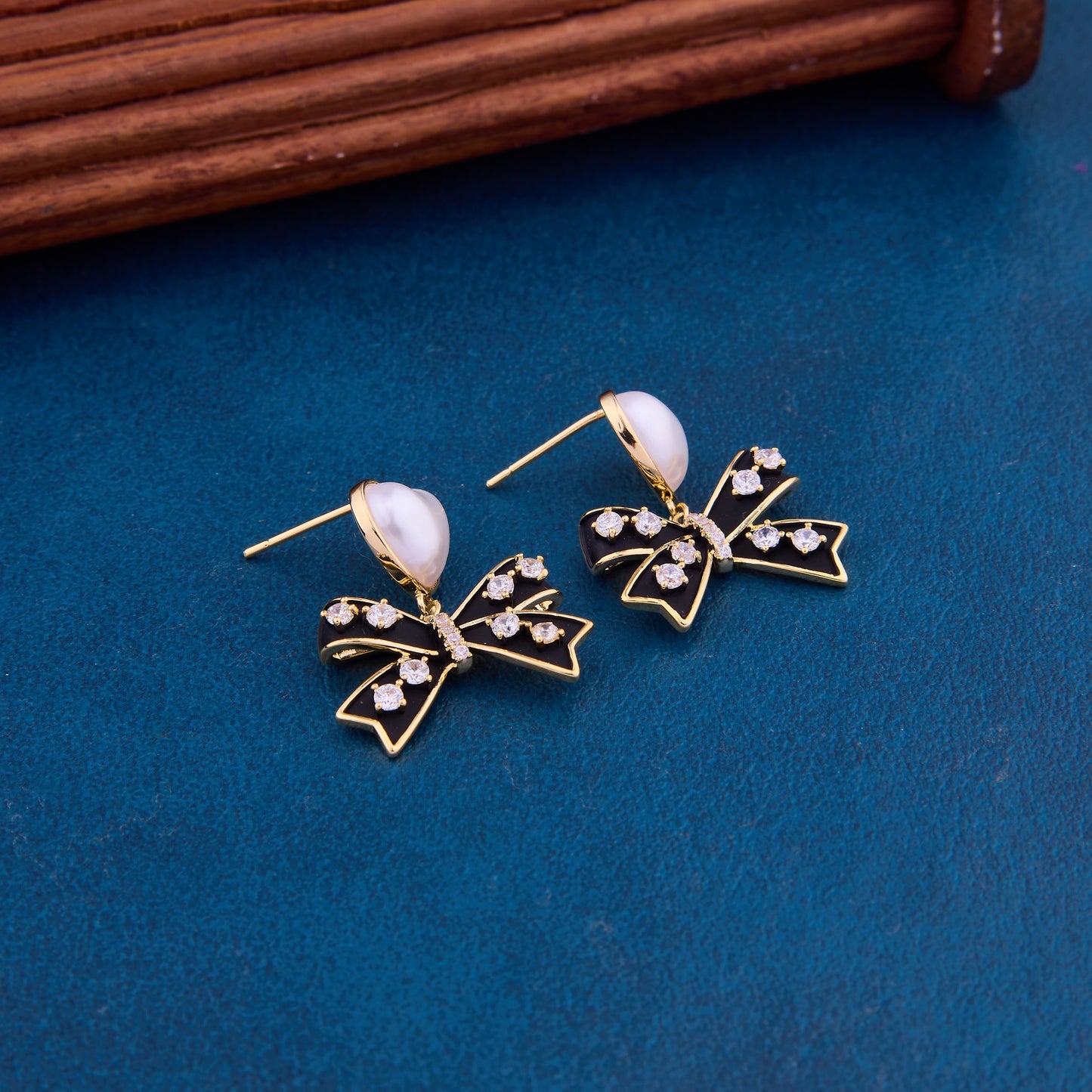 Charming Bow & Heart Earrings