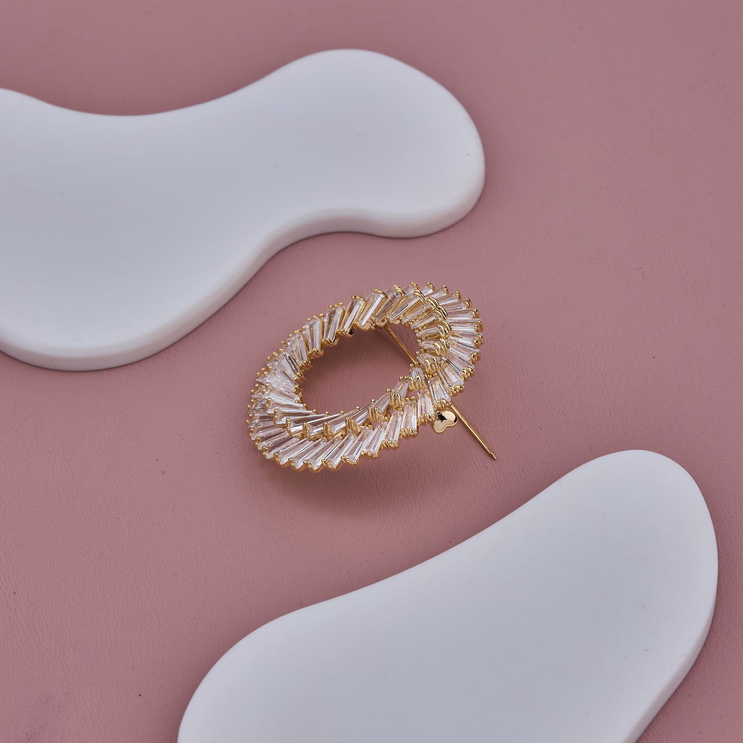 Sparkling Ring Brooch