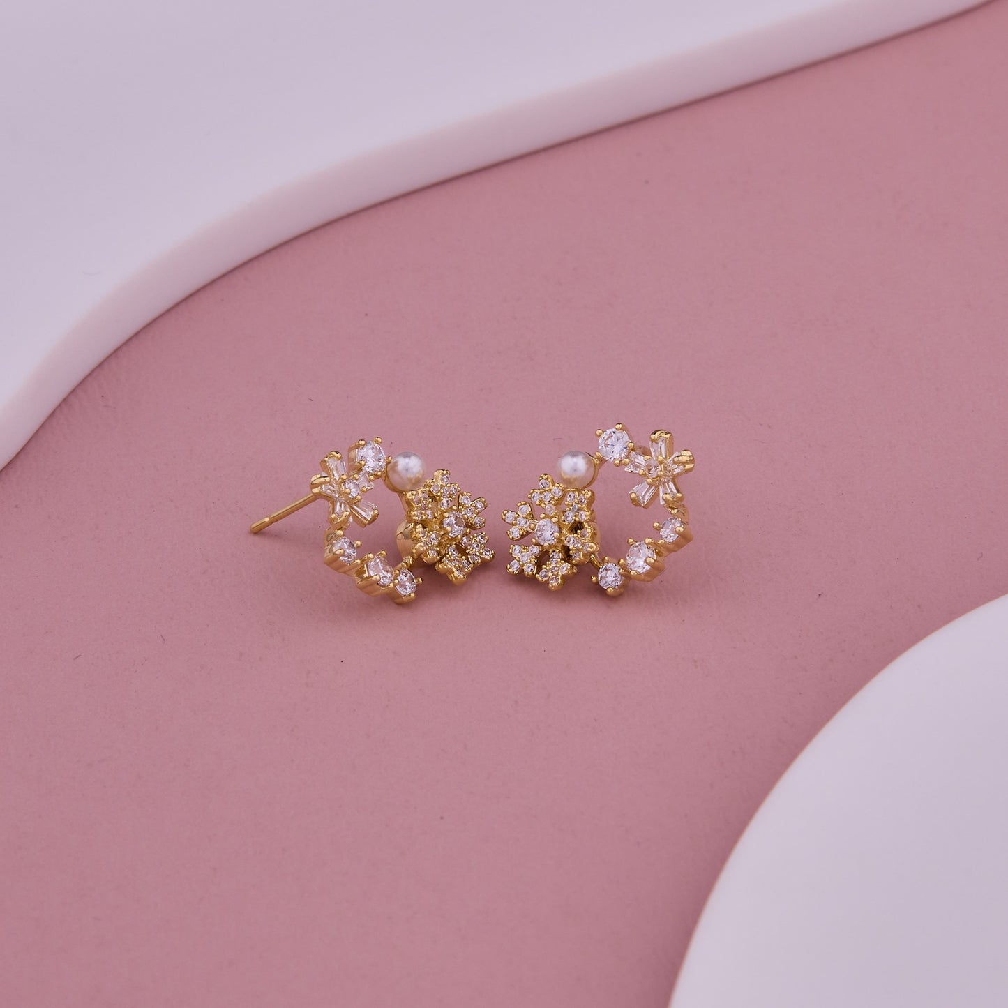 Timeless Diamond & Pearl Elegance