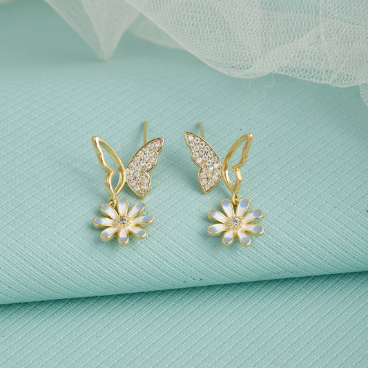 Diamond-Embellished Floral Earrings Elegant & Luxurious Design