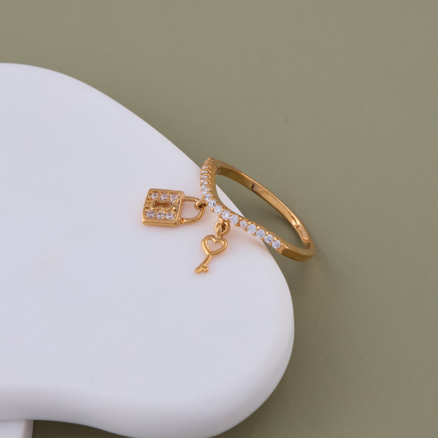 Love Lock Golden Ring