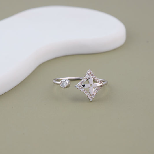 Crystal Clover Ring