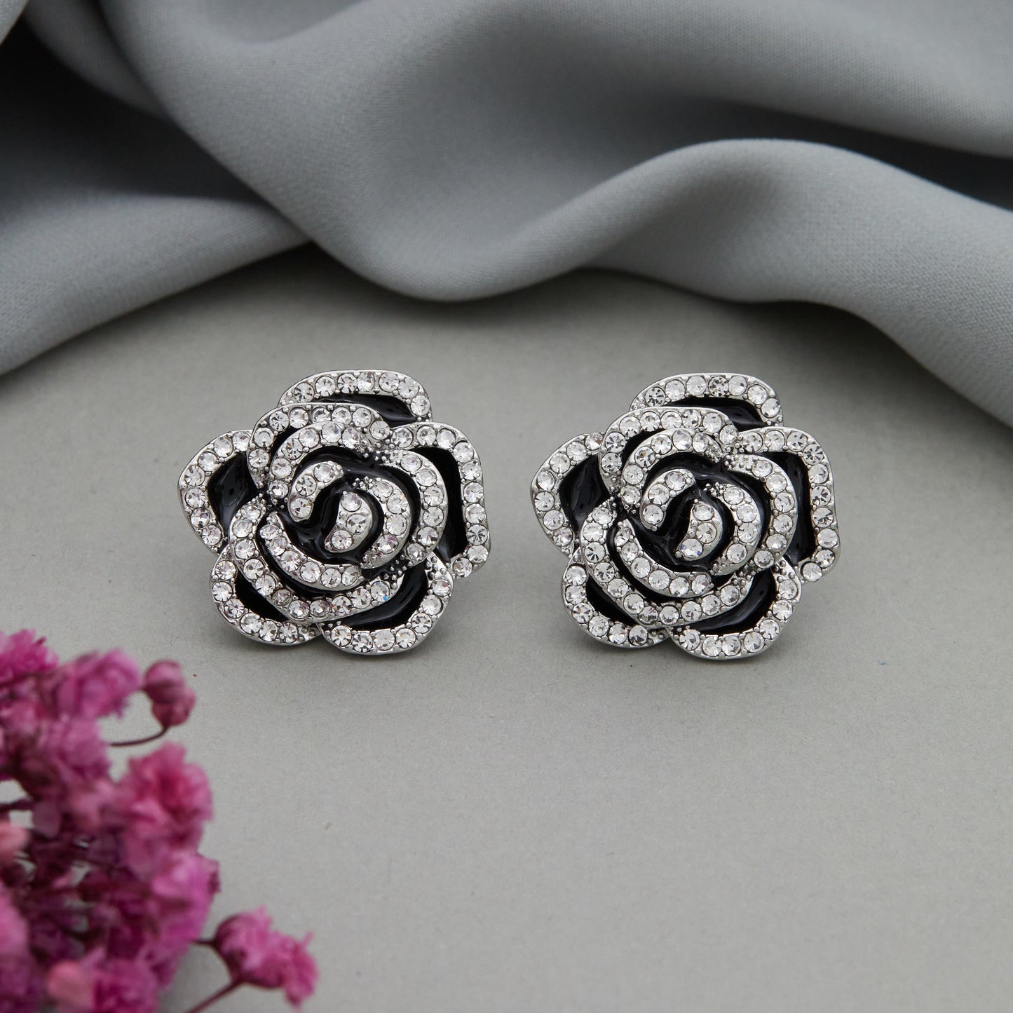 Diamond Earrings Luxurious Elegance with a Touch of Nature