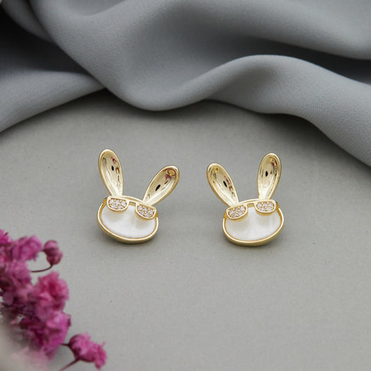 Floral-Inspired Earrings Nature’s Elegance & Creative Design