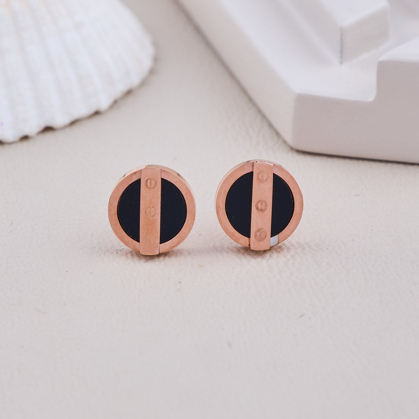 Black Bar Circle Studs