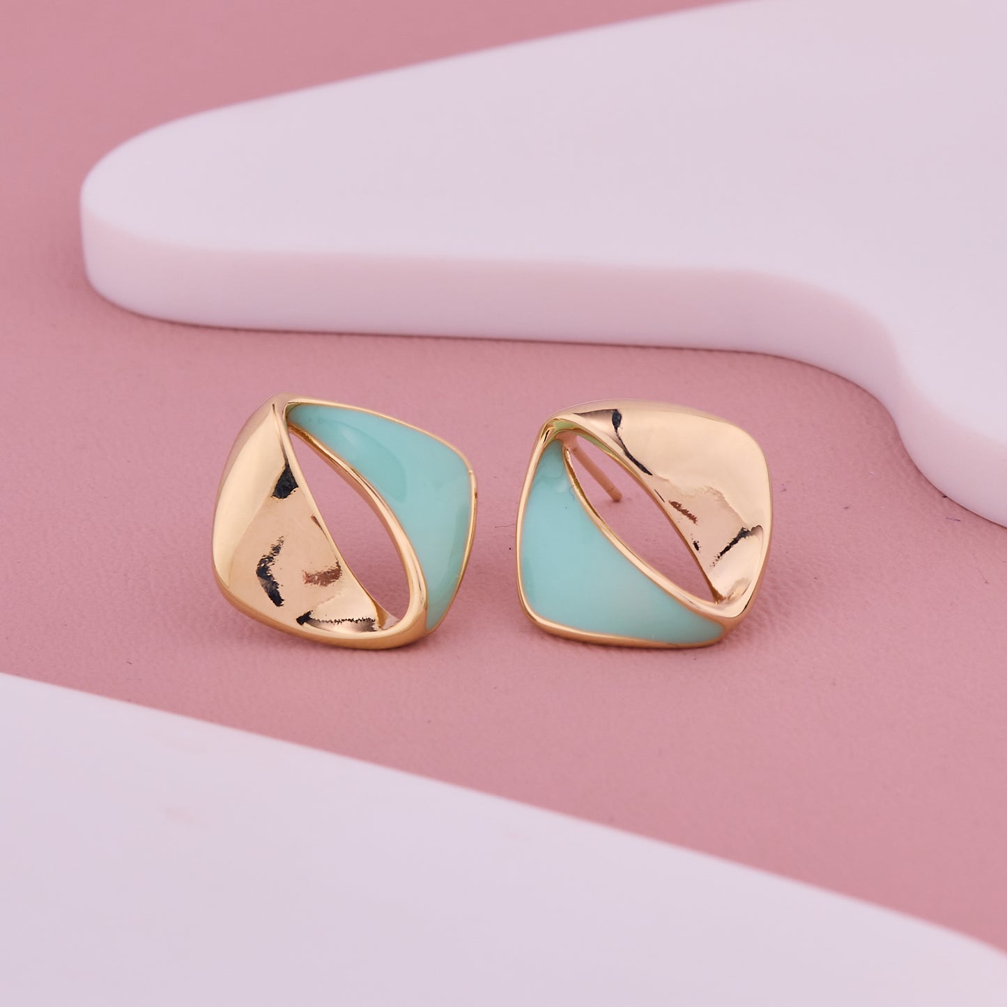 Aqua Wave Studs
