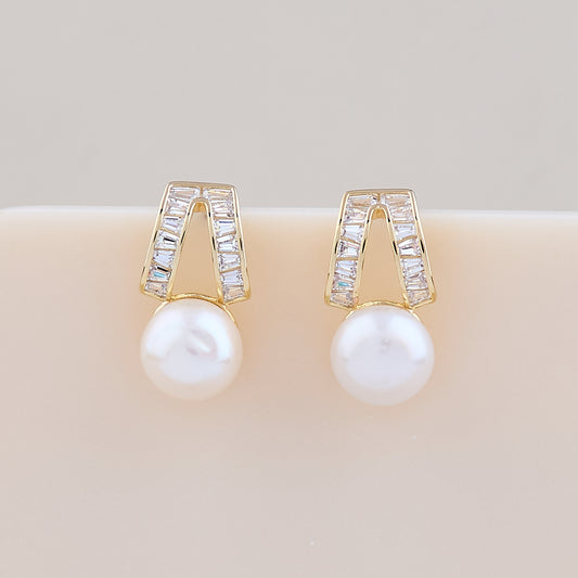 Radiant Pearl Elegance Earrings