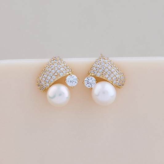 Elegant Pearl & Diamond Fan Stud Earrings