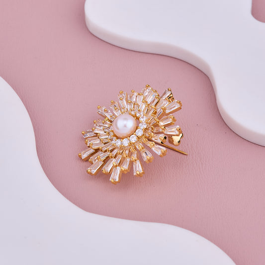 Snow Radiant Pearl Brooch